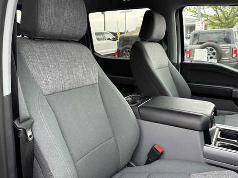 Used 2024 Ford F250 XLT w/ Black Appearance Package image 16