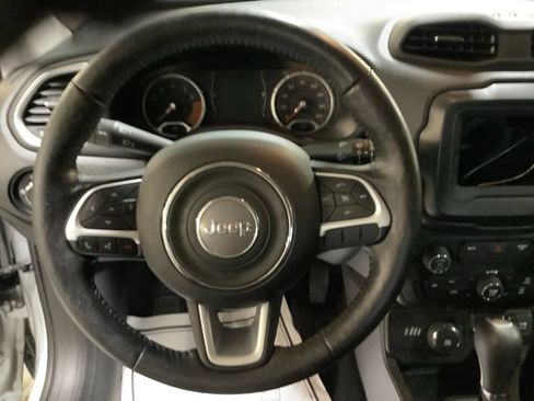 Certified 2020 Jeep Renegade Latitude w/ Cold Weather Group AWD/4WD image 15