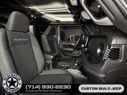 Used 2025 Jeep Wrangler Unlimited Rubicon 4xe w/ Safety Group AWD/4WD image 17