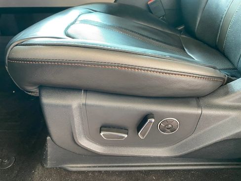 Used 2019 Ford F150 Platinum AWD/4WD image 14