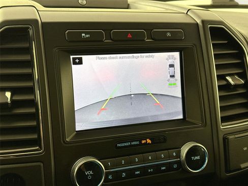 Used 2019 Ford Expedition Max Limited image 25