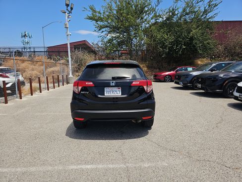 Used 2018 Honda HR-V LX image 5