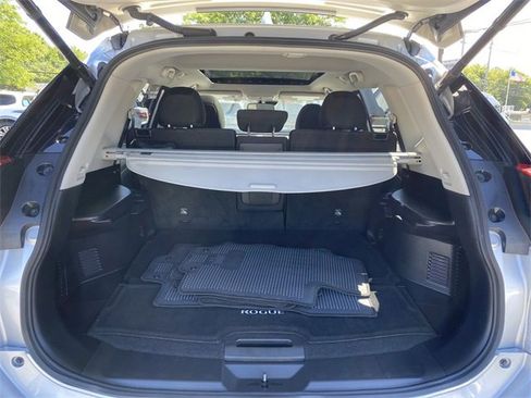 Certified 2020 Nissan Rogue SV w/ Sun & Sound Touring Package image 27
