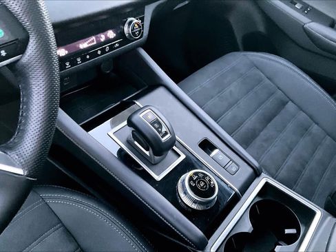 Used 2023 Mitsubishi Outlander SE image 15