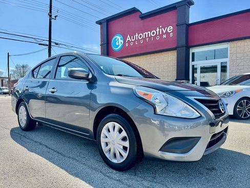 Used 2018 Nissan Versa SV image 1