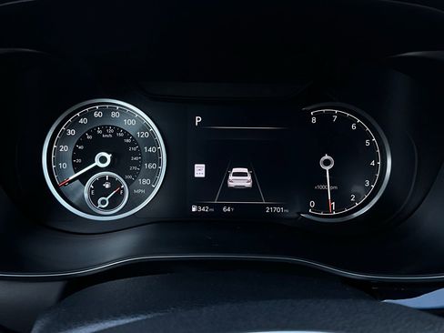 Used 2025 Genesis G70 2.5T image 40