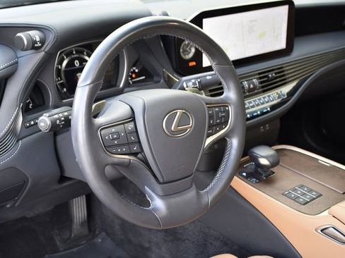 Used 2023 Lexus LS 500 RWD image 24