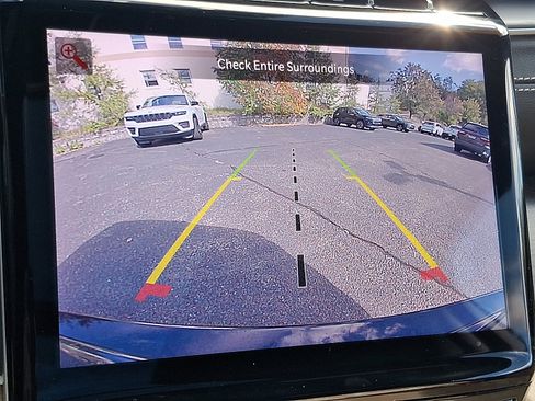 Certified 2023 Jeep Grand Cherokee Limited image 18