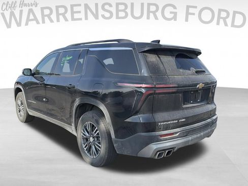 Used 2025 Chevrolet Traverse LT w/ LPO, Floor Liner Package AWD/4WD image 5