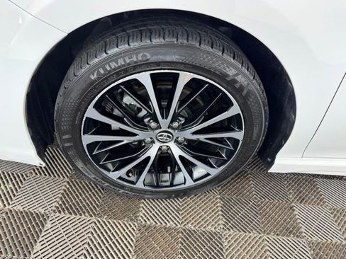 Used 2020 Toyota Camry SE FWD image 26