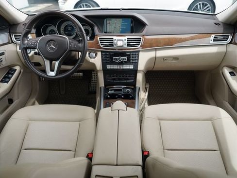 Used 2015 Mercedes-Benz E 350 4MATIC Wagon image 2