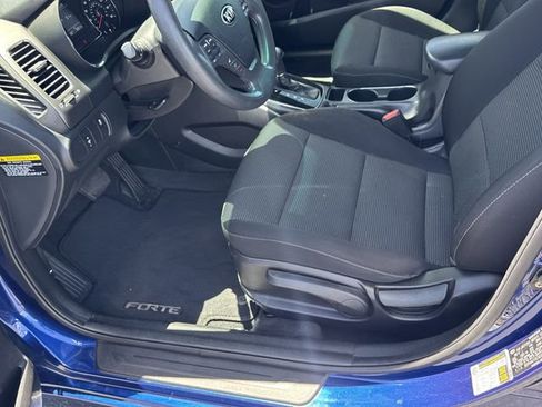 Used 2018 Kia Forte LX FWD image 17