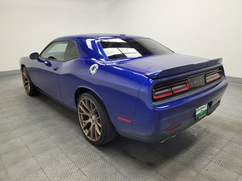 Used 2019 Dodge Challenger SXT RWD image 5
