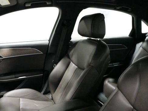 Used 2025 Audi A8 L 3.0T AWD/4WD image 28