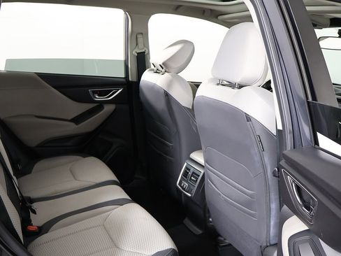 Used 2023 Subaru Forester Premium image 28