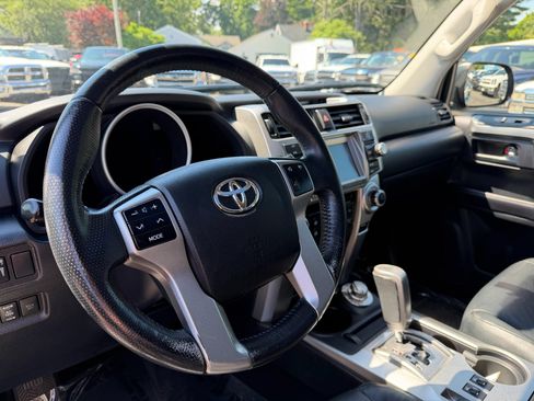 Used 2012 Toyota 4Runner Limited AWD/4WD image 30