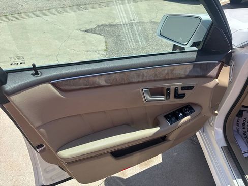 Used 2013 Mercedes-Benz E 350 4MATIC Sedan image 18