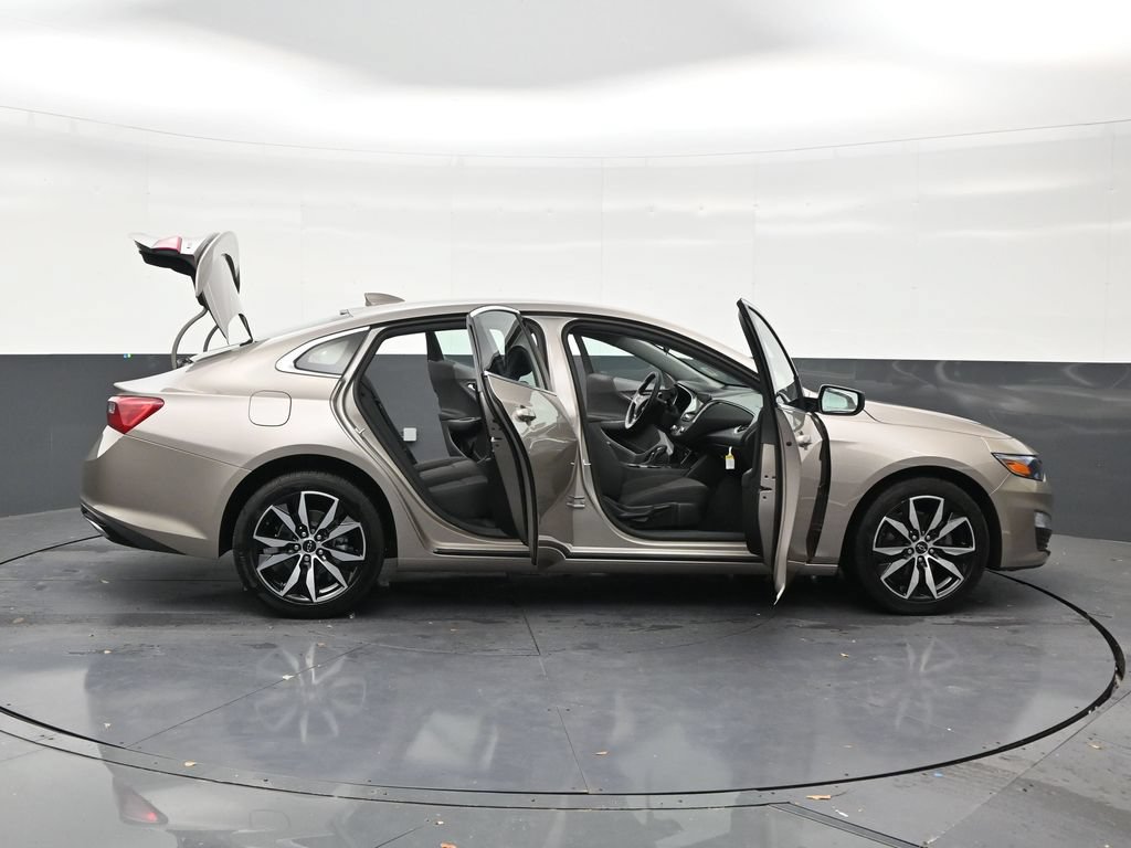 Used 2024 Chevrolet Malibu RS FWD image 29