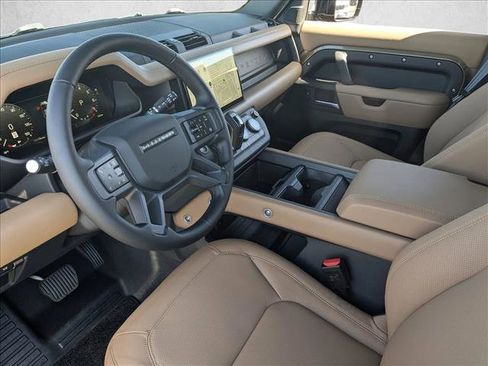 Used 2025 Land Rover Defender 110 S image 3