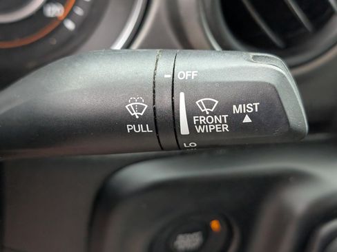 Used 2023 Jeep Gladiator Sport image 25