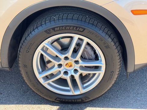 Used 2016 Porsche Cayenne image 8