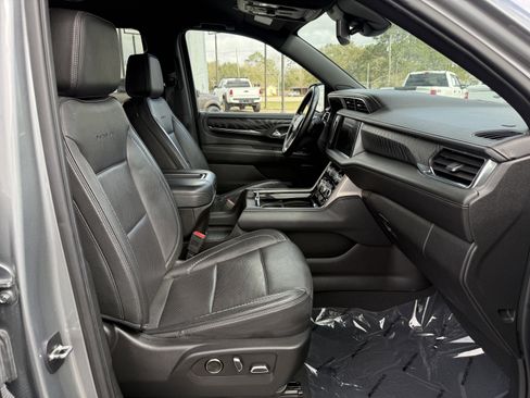 Used 2023 GMC Yukon Denali image 31