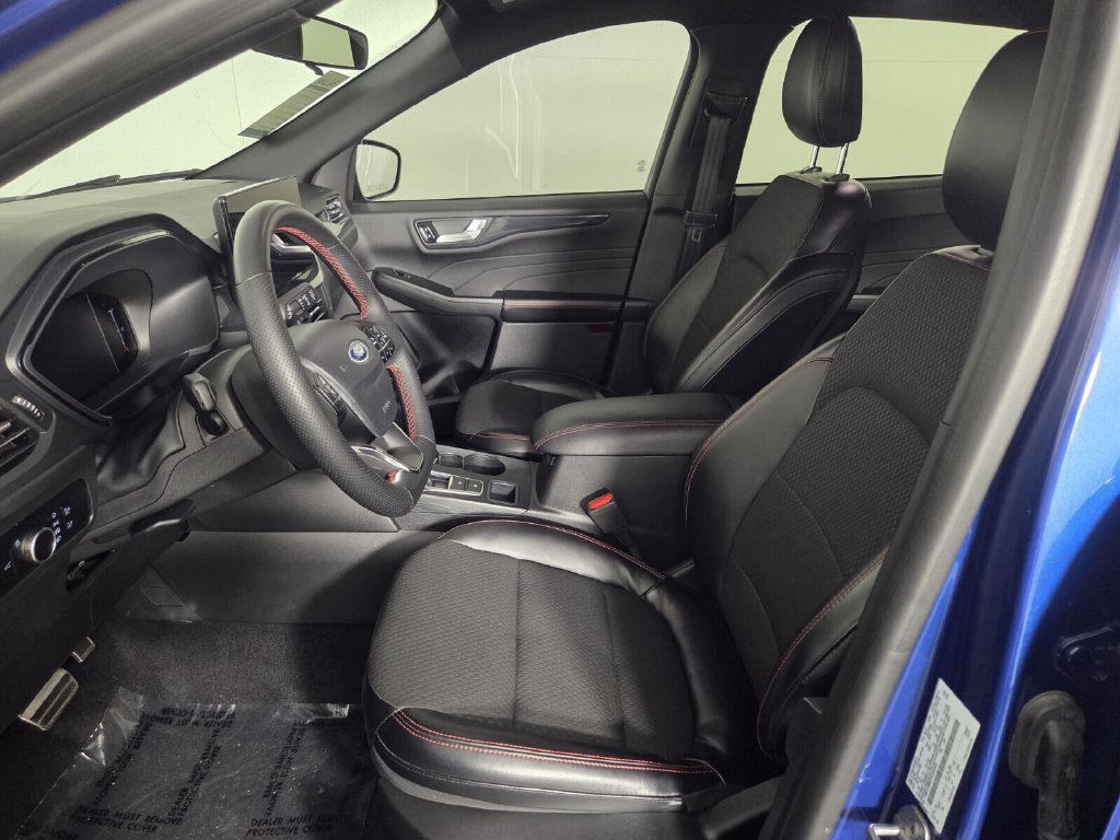 Used 2023 Ford Escape ST-Line w/ Tech Pack #1 FWD image 9