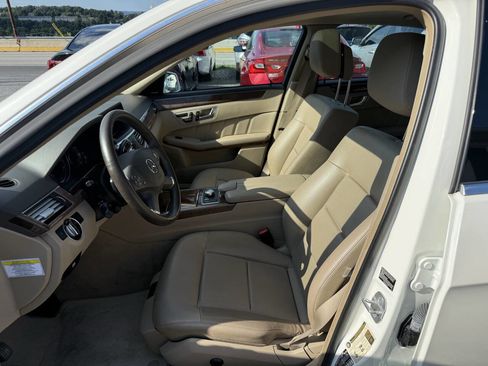 Used 2013 Mercedes-Benz E 350 BlueTEC Sedan image 11