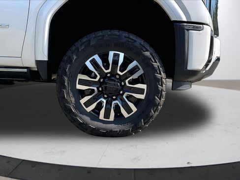Used 2024 GMC Sierra 2500 Denali Ultimate AWD/4WD image 37