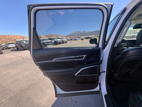 Used 2025 Kia Telluride S image 14