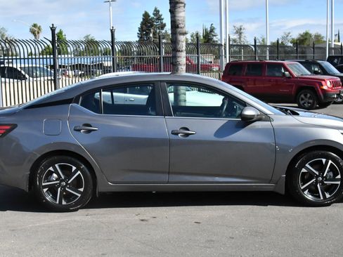Used 2024 Nissan Sentra SV FWD image 9