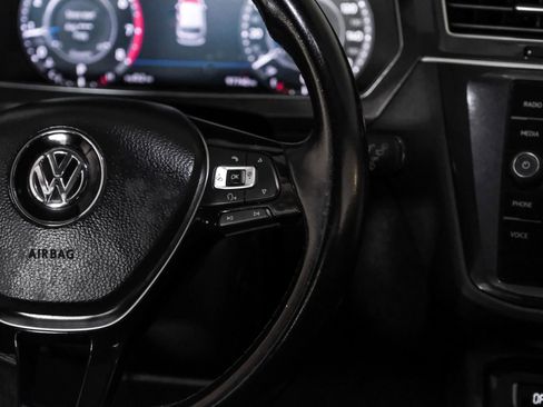 Used 2018 Volkswagen Tiguan SEL Premium image 20