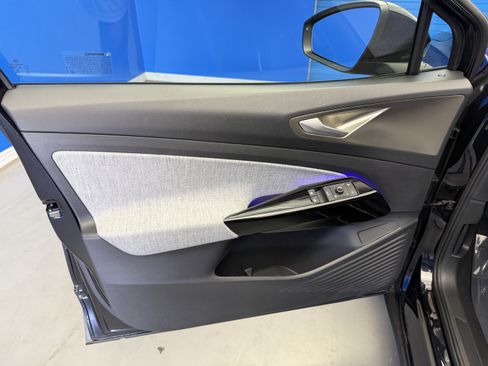 Certified 2023 Volkswagen ID.4 Pro RWD image 9