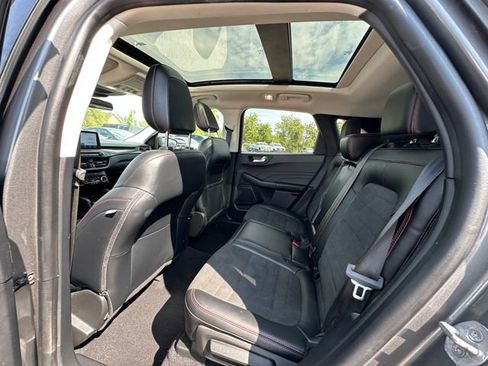 Used 2022 Ford Escape SEL w/ SEL Stealth AWD Package image 15