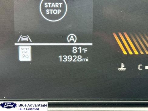 Used 2025 Kia Sorento EX w/ Panoramic Sunroof Package FWD image 2
