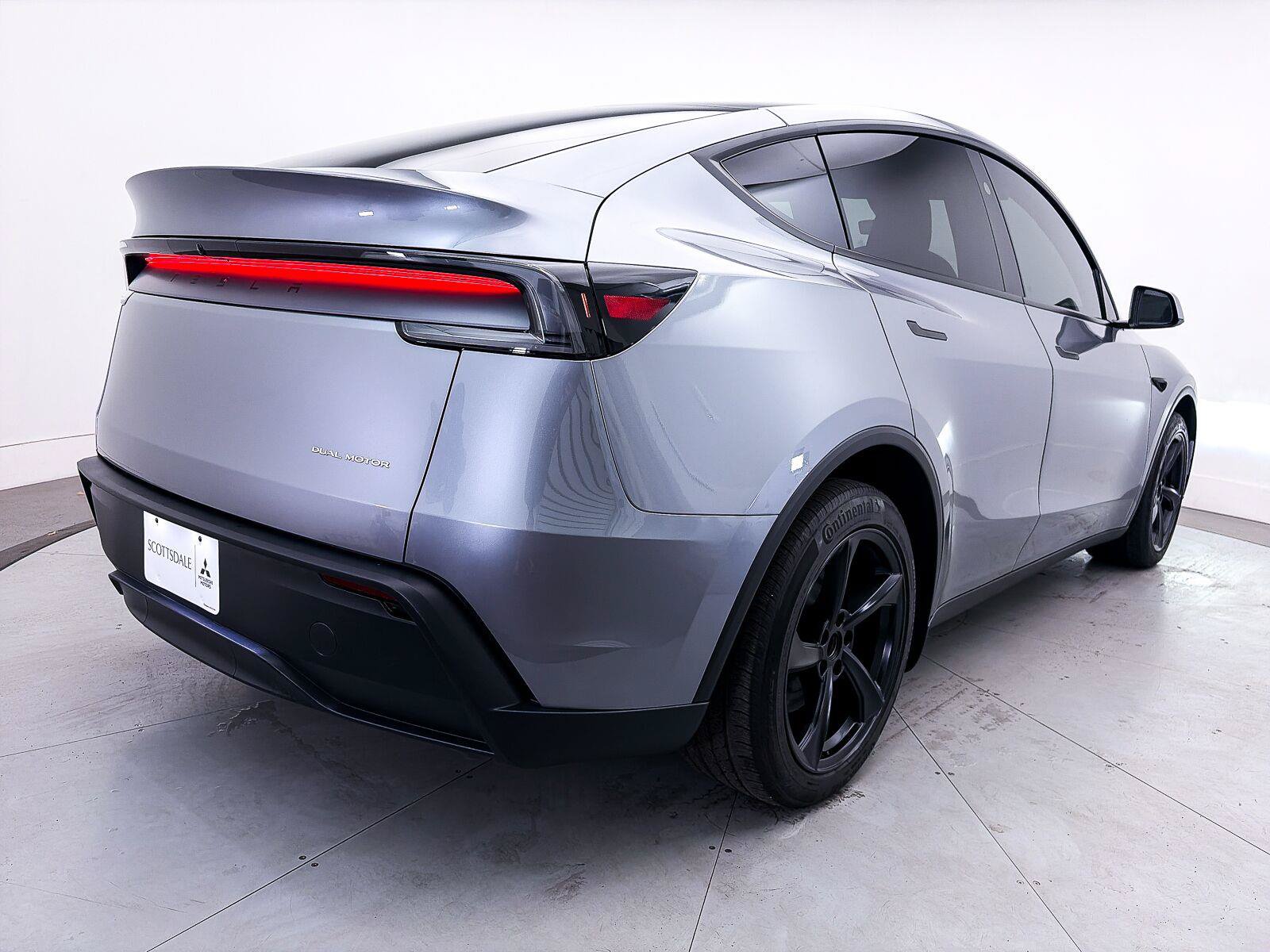 Used 2026 Tesla Model Y AWD image 17