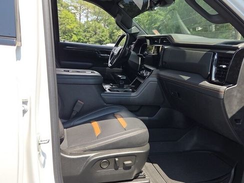 Used 2022 GMC Sierra 1500 AT4 w/ AT4 Premium Package AWD/4WD image 18