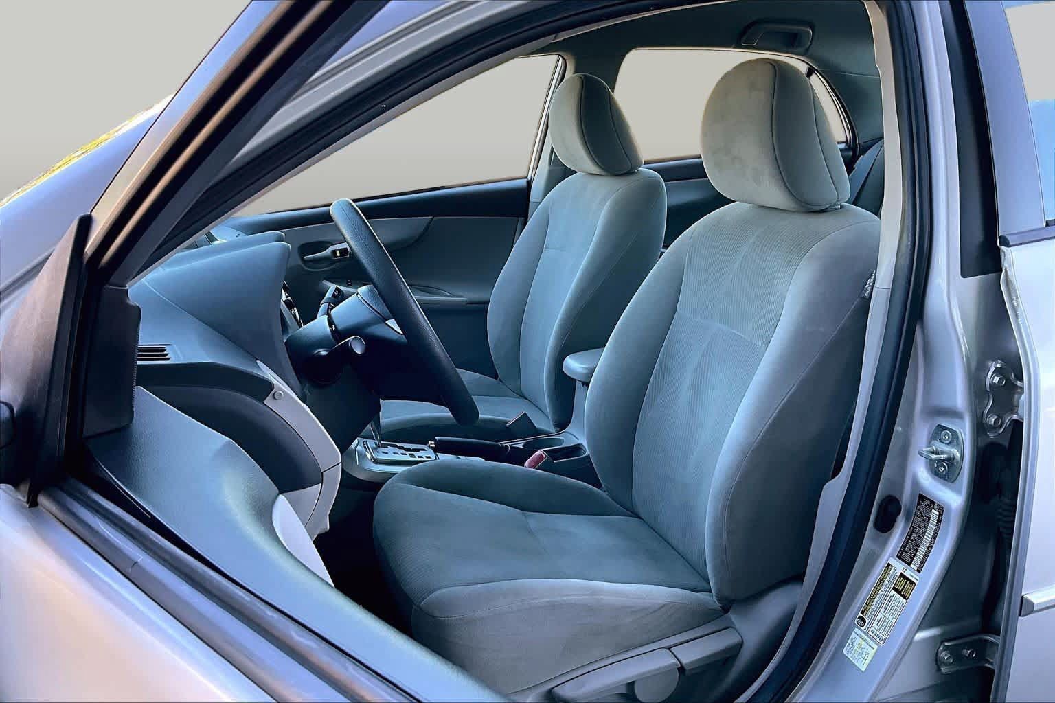 Used 2012 Toyota Corolla LE FWD image 9