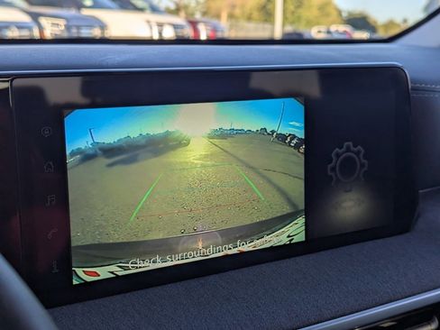 Certified 2025 Nissan Kicks SV image 22