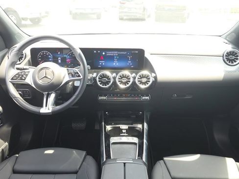 Used 2025 Mercedes-Benz GLA 250 image 24