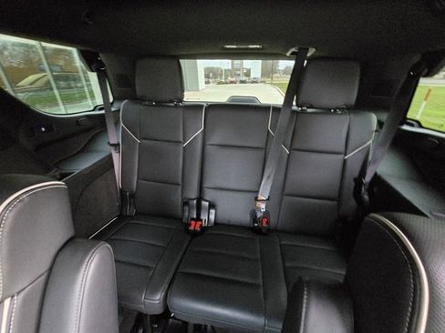 Used 2023 Cadillac Escalade Sport w/ LPO, ONYX Package image 17