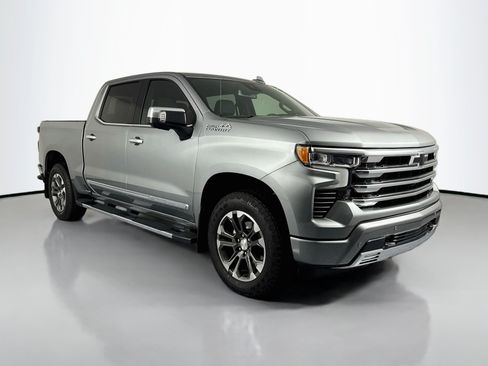 Used 2024 Chevrolet Silverado 1500 High Country w/ Z71 Off-Road Package AWD/4WD image 3