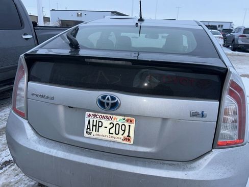 Used 2015 Toyota Prius Three image 3