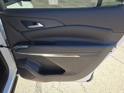 Used 2024 Chevrolet Traverse LT AWD/4WD image 9