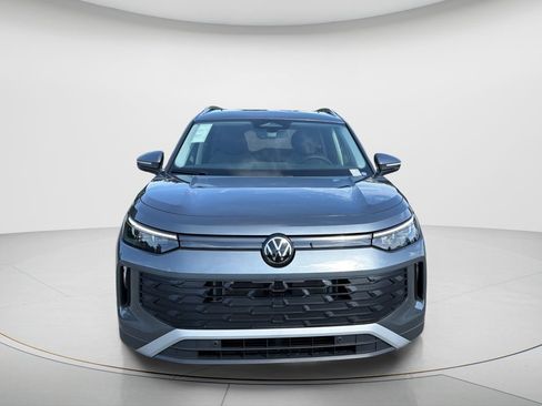 New 2026 Volkswagen Tiguan SE FWD image 3