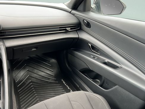Certified 2025 Hyundai Elantra Sport FWD image 15