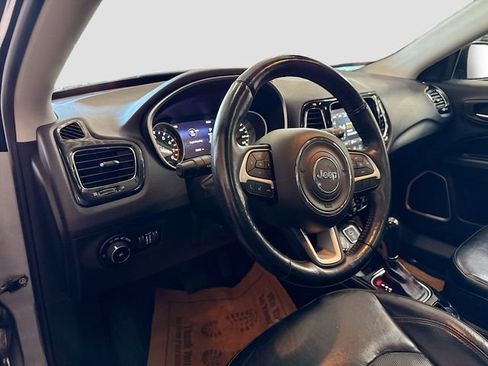 Used 2018 Jeep Compass Limited w/ Navigation Group AWD/4WD image 10