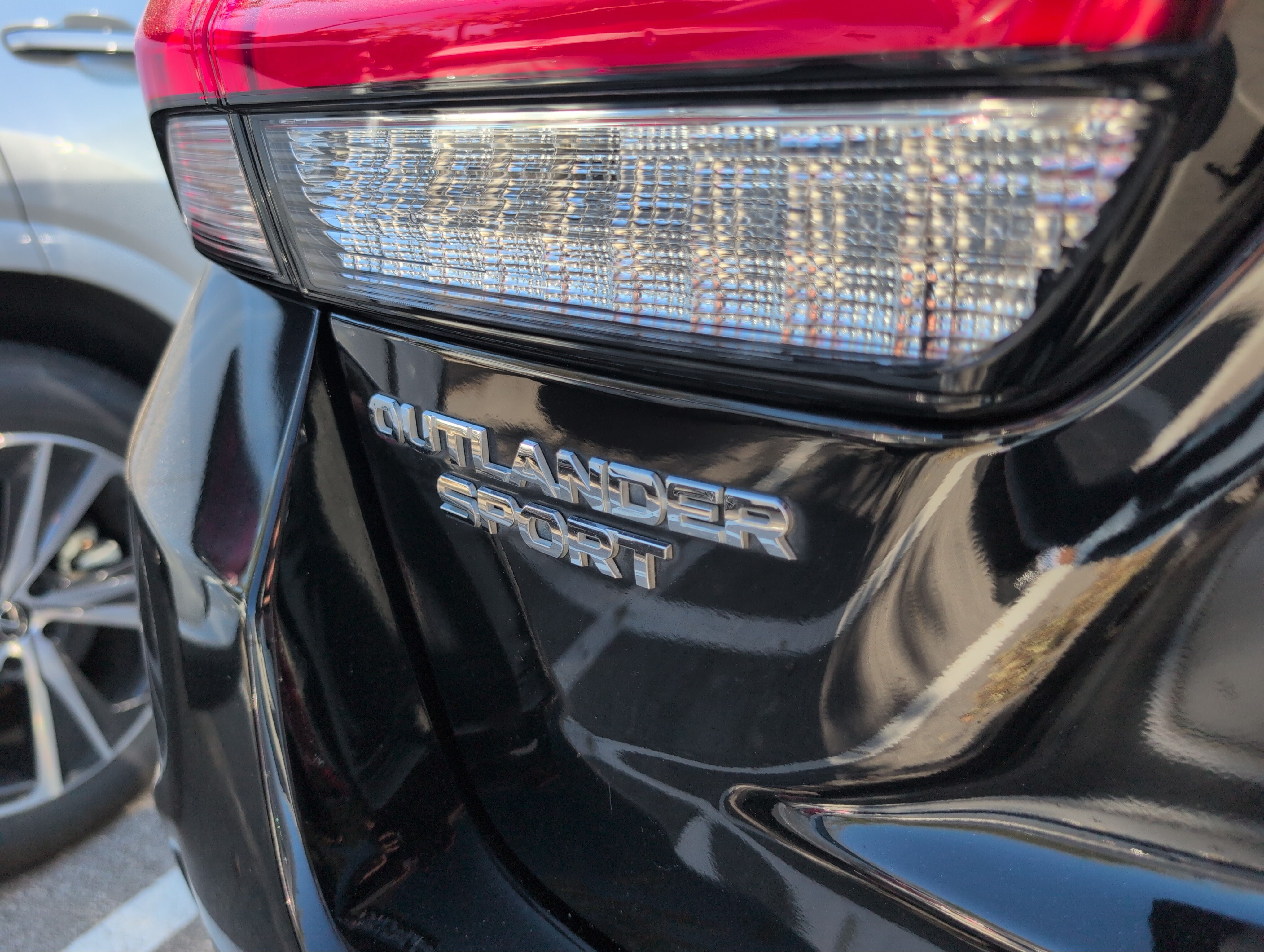 Used 2022 Mitsubishi Outlander Sport SE FWD image 9