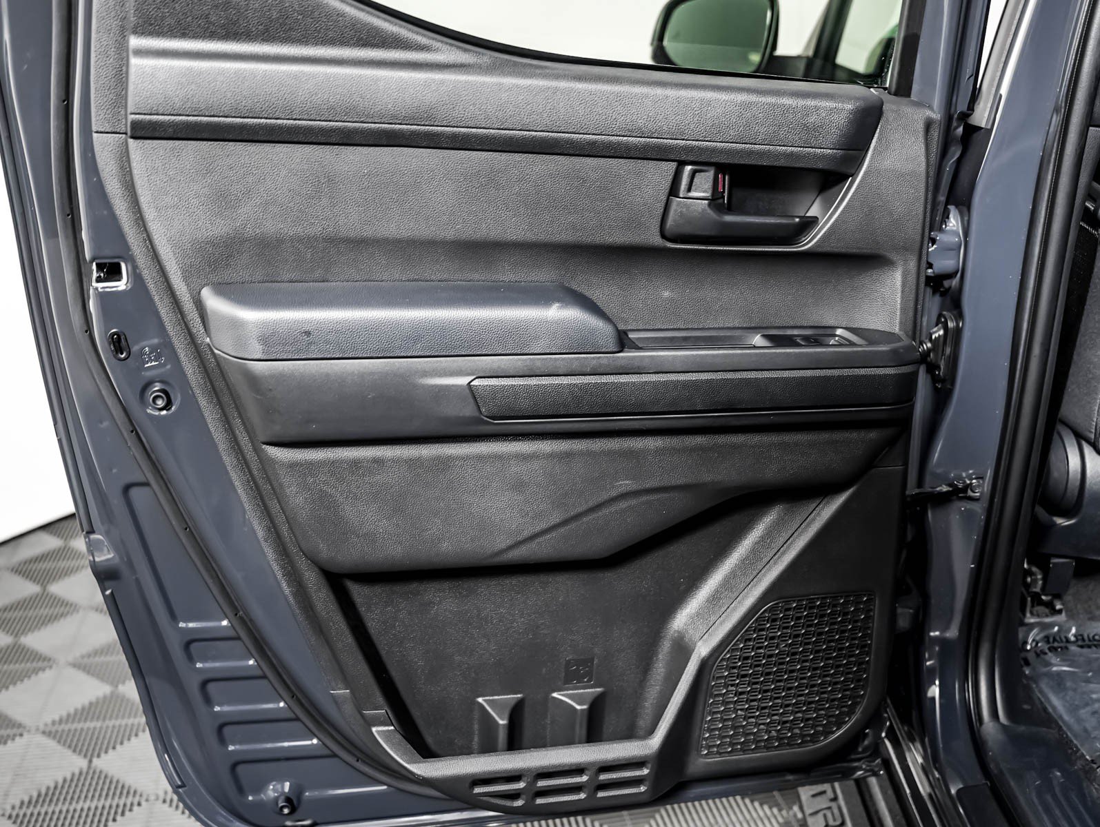Used 2024 Toyota Tacoma SR5 AWD/4WD image 21