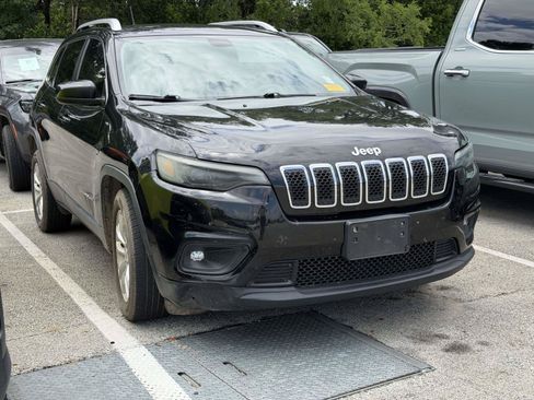 Used 2019 Jeep Cherokee Latitude w/ Popular Appearance Group FWD image 1
